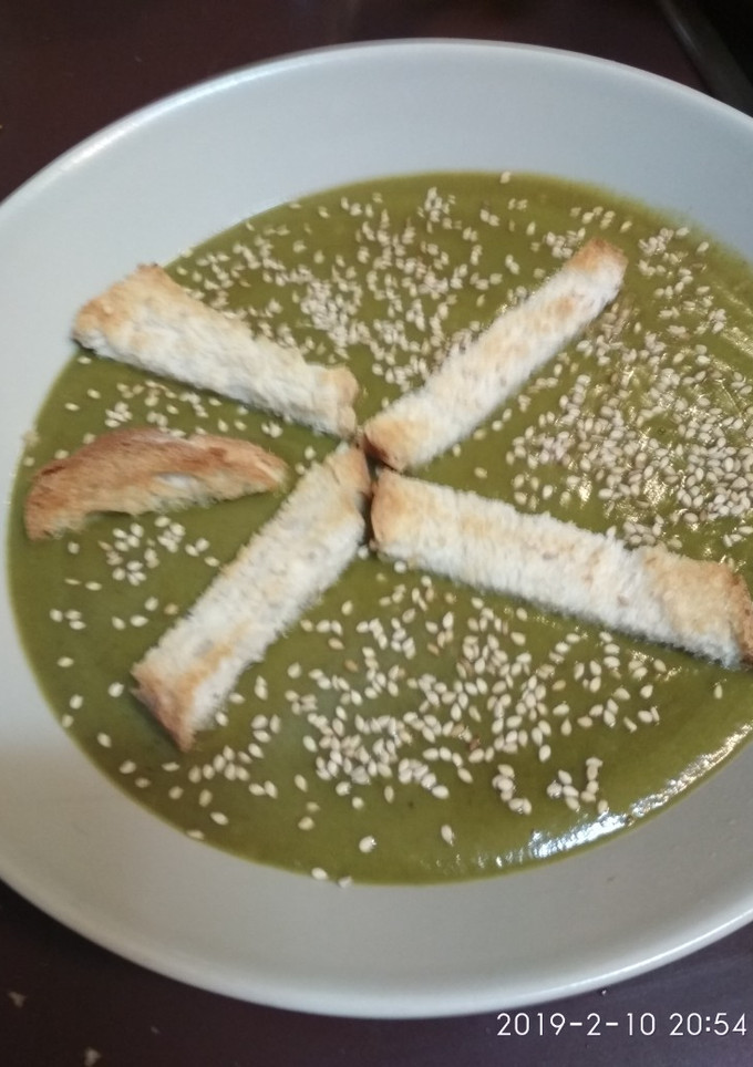 Una foto de Crema de espinacas y calabaza
