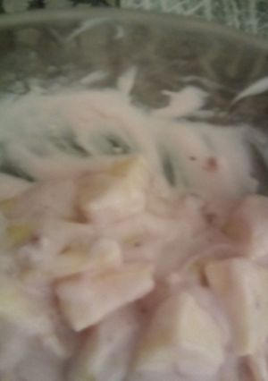 Una foto de Macedonia de frutas y ron