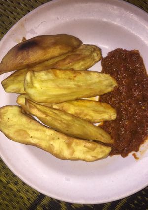 A picture of Sweet potato and sauce.
