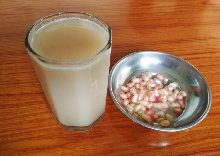 How to Prepare White Pomegranate Juice