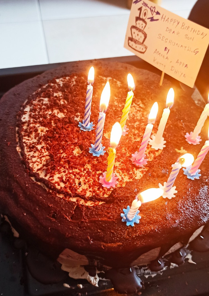 பிறந்த நாள் காபி சாக்லெட் கேக் (Coffee chocolate cake recipe in tamil) செய்முறை முக்கிய புகைப்படம்