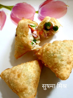 वेज चीज़ ट्रायंगल (veg cheese triangle recipe in Hindi) रेसिपी मुख्य फोटो