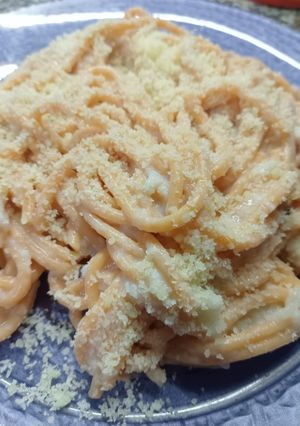 Una foto de Fideos al morrón con coliflor