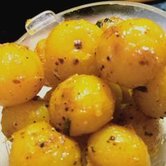 A picture of Amla Achar balls.