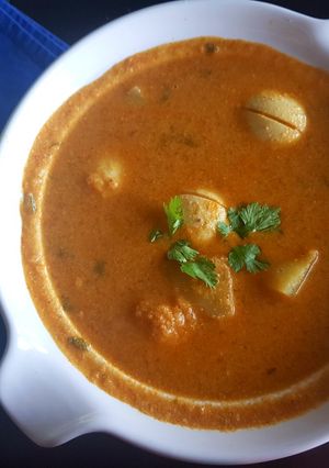 A picture of Egg-Potato/Anda-Aloo Curry.