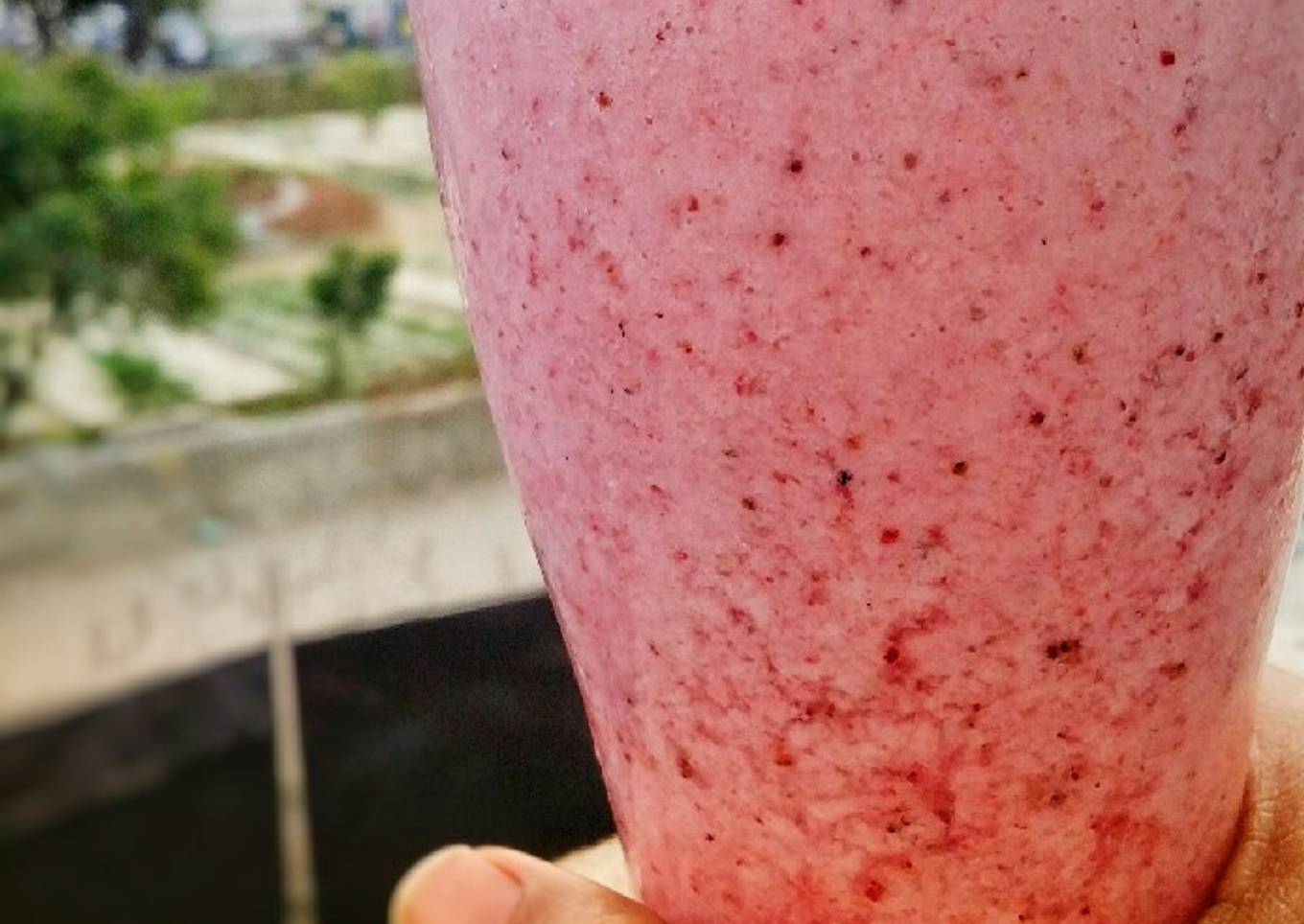 Berry banana smoothie