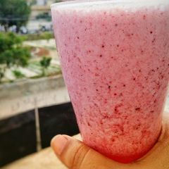 Berry banana smoothie A picture of Berry banana smoothie.