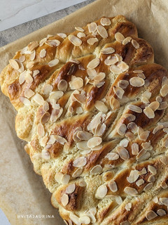 Foto resep Milk Butter Bread with almond cream