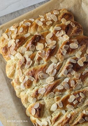 Foto resep Milk Butter Bread with almond cream