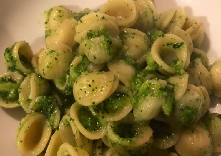 Orecchiette con broccoli baresi