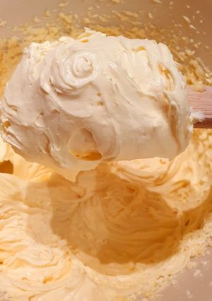 O poză a rețetei Crema de vanilie cu mascarpone și frișcă.