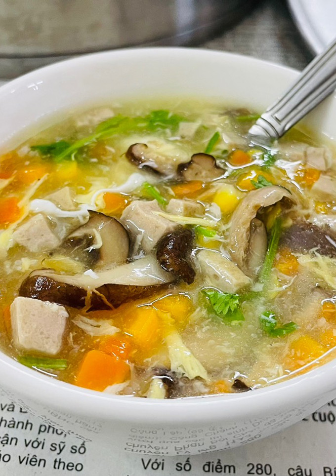 A picture of Nutritious Chicken and Mushroom Soup.