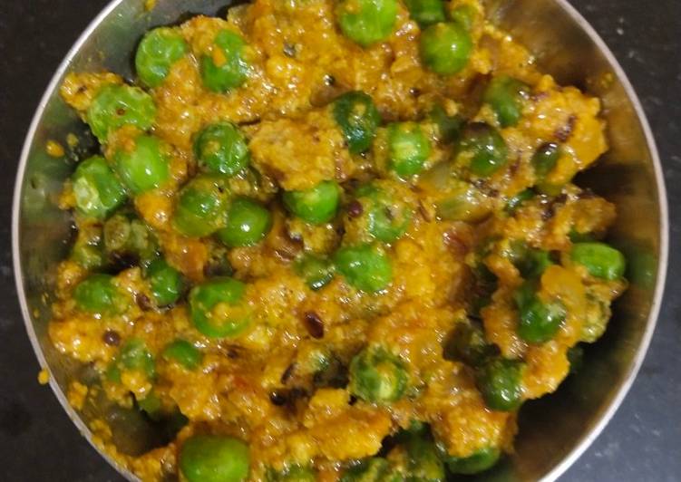 Steps to Make Perfect Khoya (mawa) matar sabji