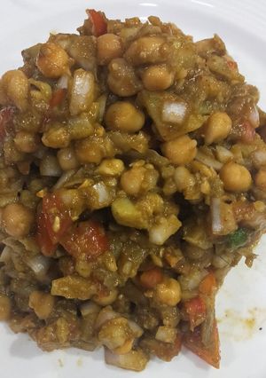 छोले चाट (chole chaat recipe in Hindi) रेसिपी मुख्य फोटो