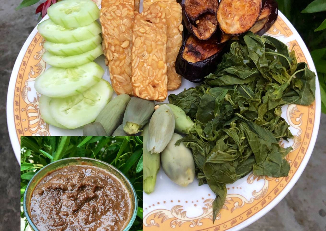 Pecel sayur bumbu kacang simple