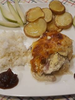 Körtés kakukkfüves csirkemell, körtedzsemmel recept fotója