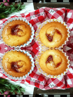Foto resep Cream cheese & strawberry jam mini cake
