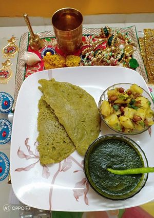 A picture of Samak chawal Makhana dosa with vrat aaloo ki sabji and chutney.
