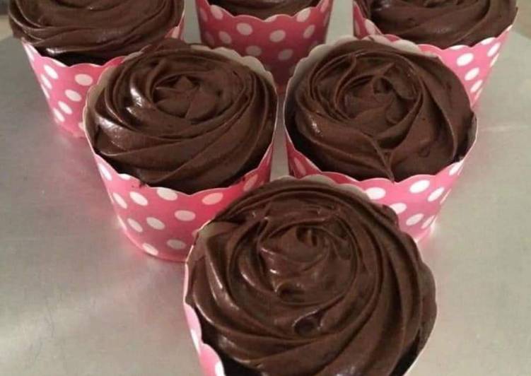 Steps to Prepare Any-night-of-the-week Chocolate cupcakes