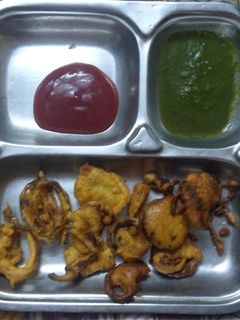 प्याज के पकौड़े (pyaz ke pakode recipe in Hindi) रेसिपी मुख्य फोटो