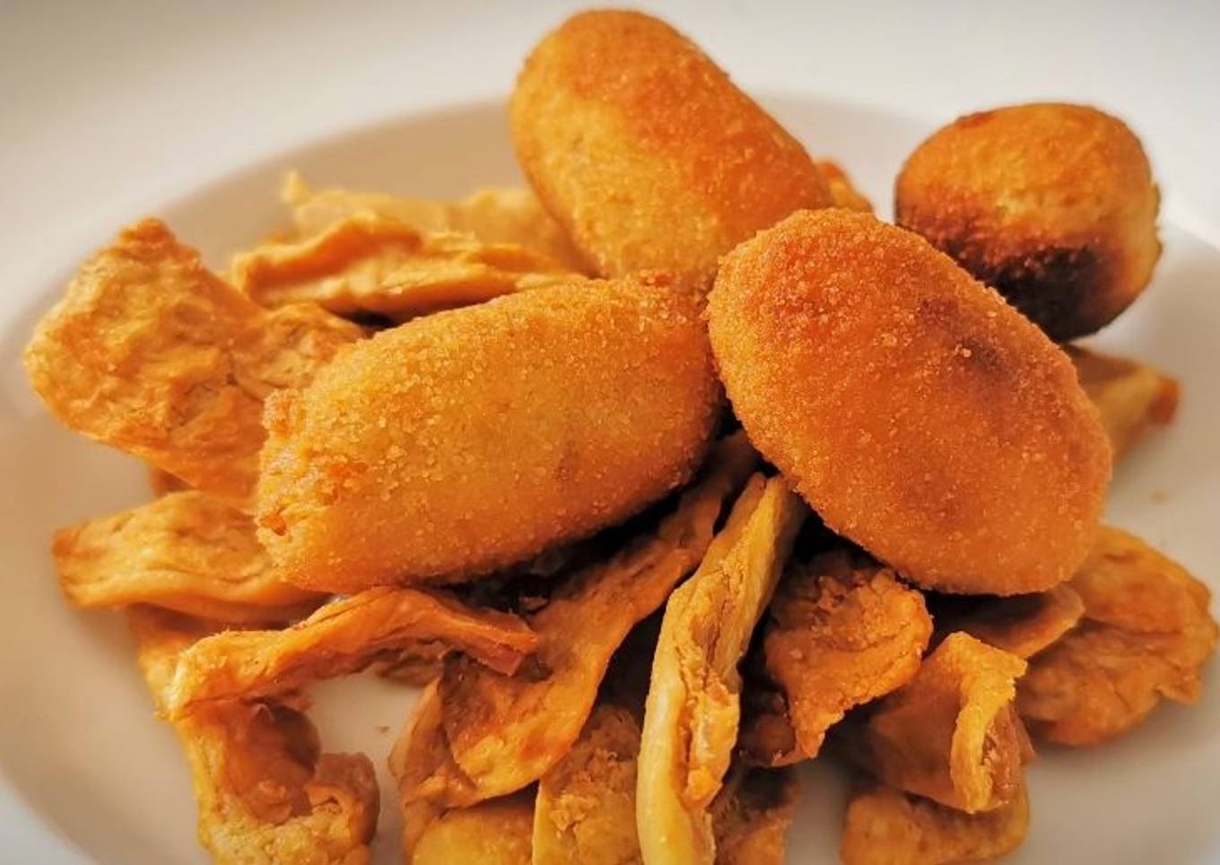 Croquetas de Chicharrones prensados