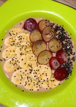 Foto resep Oat meal pisang topping anggur