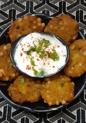 A picture of Sabudana Vada.