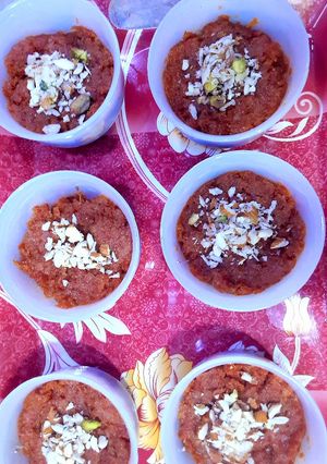 A picture of Halwa e gajar.