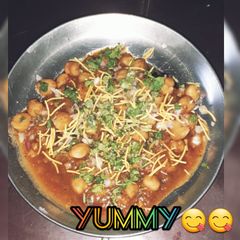 A picture of Chola Tikki Chat.