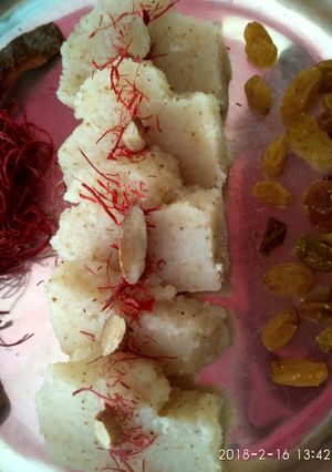 A picture of Saffron rava burfy.