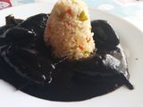 Chipirones rellenos en su tinta