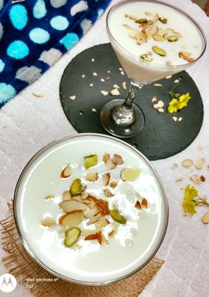 A picture of Elaichi Honey Lassi.