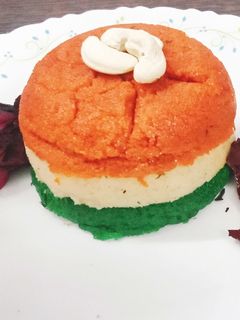 सूजी का तिरंगा हलवा (sooji ka tiranga halwa recipe in Hindi) रेसिपी मुख्य फोटो