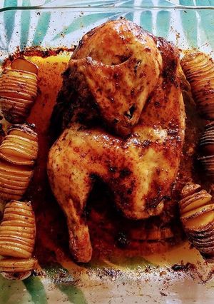 Una foto de Pollo Cajún con patatitas Hasselback