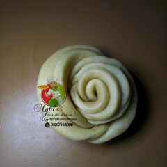 A picture of How to make a dubulan rose.