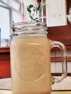 Una foto de Horchata de arroz y crema de coco