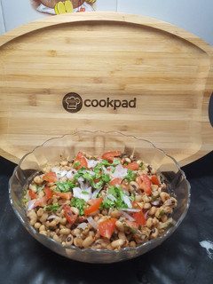 A picture of White beans Chaat !.