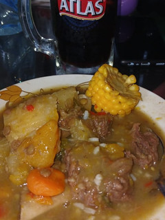 Una foto de Sopa de costilla con lenteja y rabito🫰🤤