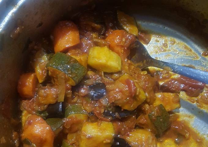 Zucchini & aubergine curry