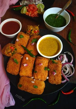 মশালা ম্যাগি ব্রেড পকেটস(masala Maggi bread pockets recipe in Bengali) রেসিপির প্রধান ছবি