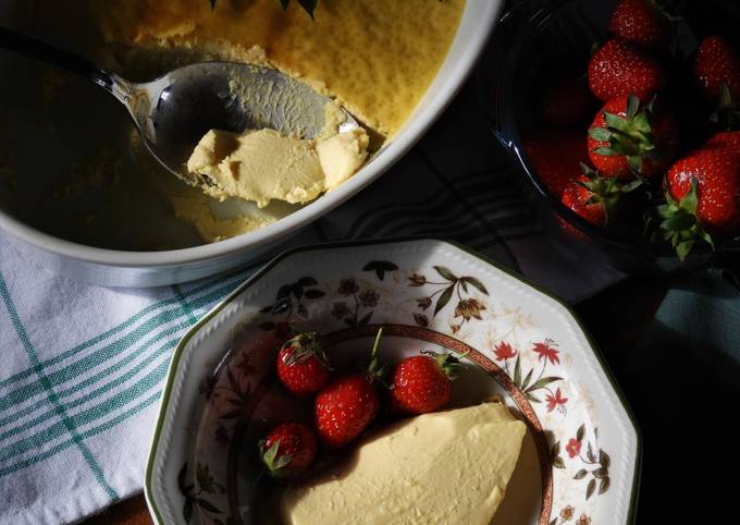 Crème aux œufs, laurier et miel de sarrasin