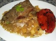 Una foto de salsa de cebolla caramelizada
