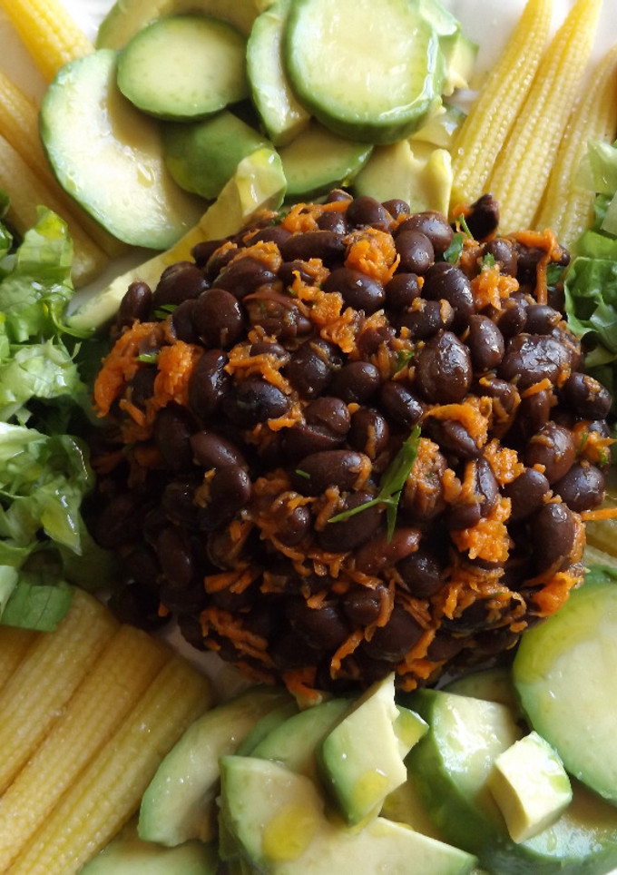 Una foto de Plato frío de fríjoles negros