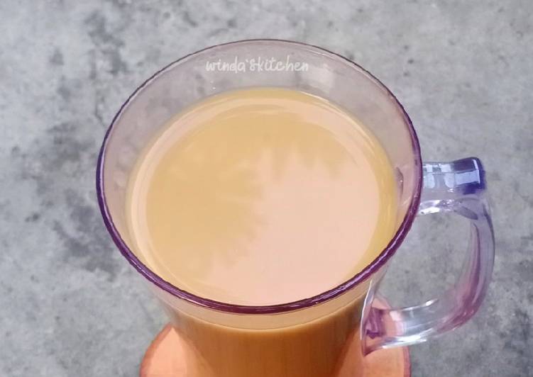 Bagaimana Menyiapkan Coffee milk Tea, Enak Banget