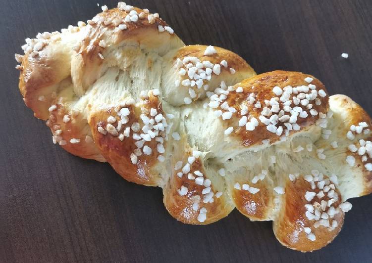 La Délicieuse Recette du Pain au lait tressé