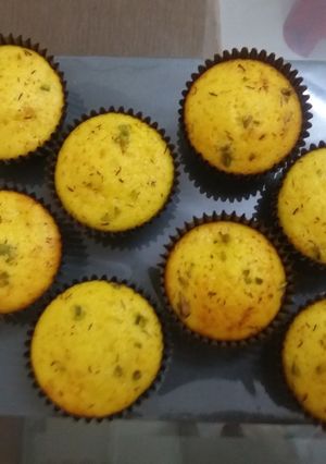 A picture of Saffron Mawa Cupcakes.