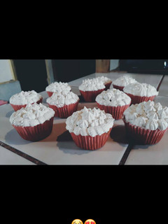 Una foto de Cupcakes de vainilla y lustre
