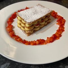 A picture of Millefeuille with strawberries.