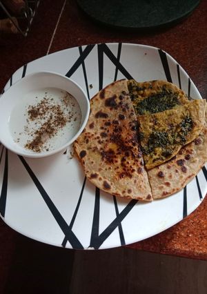 लेफ्ट मेथी आलू पराठा(left over aloo methi paratha recipe in hindi) रेसिपी मुख्य फोटो