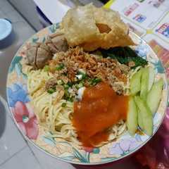 รูปของ Pangsit mie ayam jakarta
